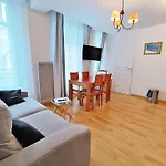 Апартаменты Il Etait Fois Luchon, T2, Centre Luchon, Wifi, Casier A Skis, Ascenseur, 4 Personnes