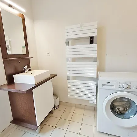 Apartment Il Etait Une Fois Luchon, T2, Centre Luchon, Wifi, Casier A Skis, Ascenseur, 4 Personnes Bagneres-de-Luchon